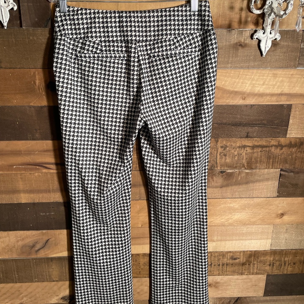 New York & Company Monochrome Houndstooth Straight Leg Pants - Picture 5 of 7